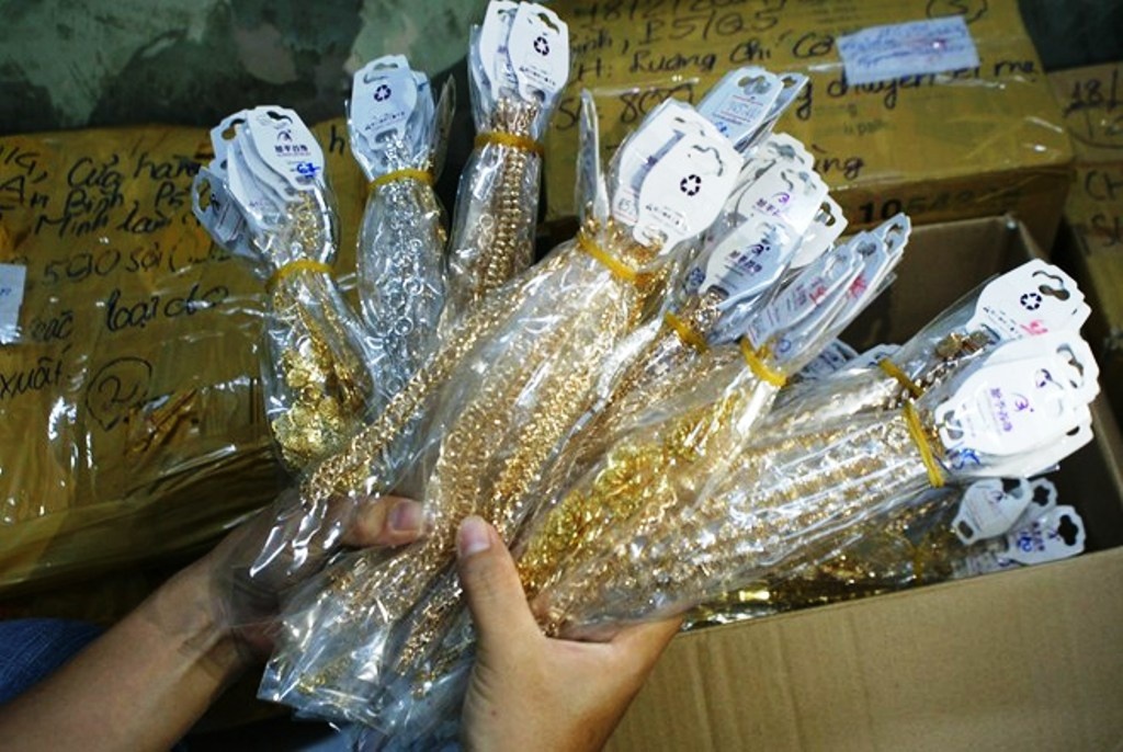 Nu trang xi ma cua Trung Quoc chua chat cuc doc o Sai Gon hinh anh