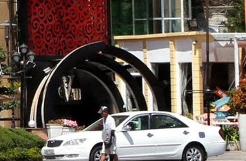 Xo xat tai vu truong, mot nguoi thiet mang hinh anh