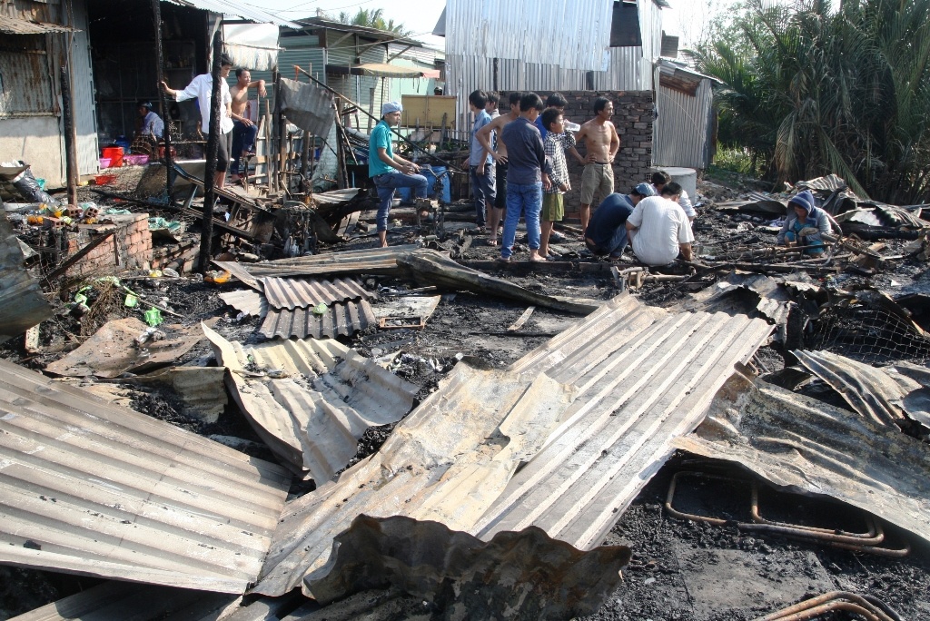 Nhiều tiểu thương, công nhân thuê trọ lâm vào cảnh trắng tay.