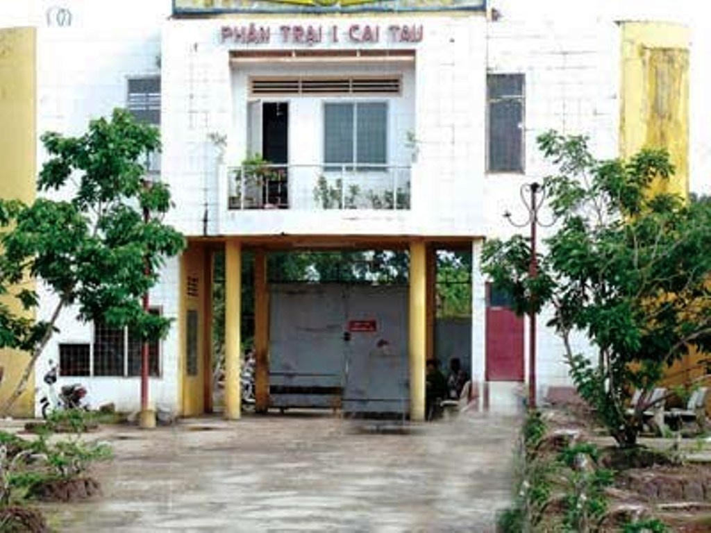 No sung tran ap hang tram pham nhan gay roi hinh anh