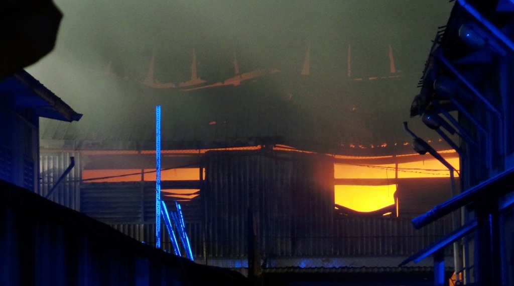 Chay du doi tai cong ty hoa chat o Sai Gon hinh anh