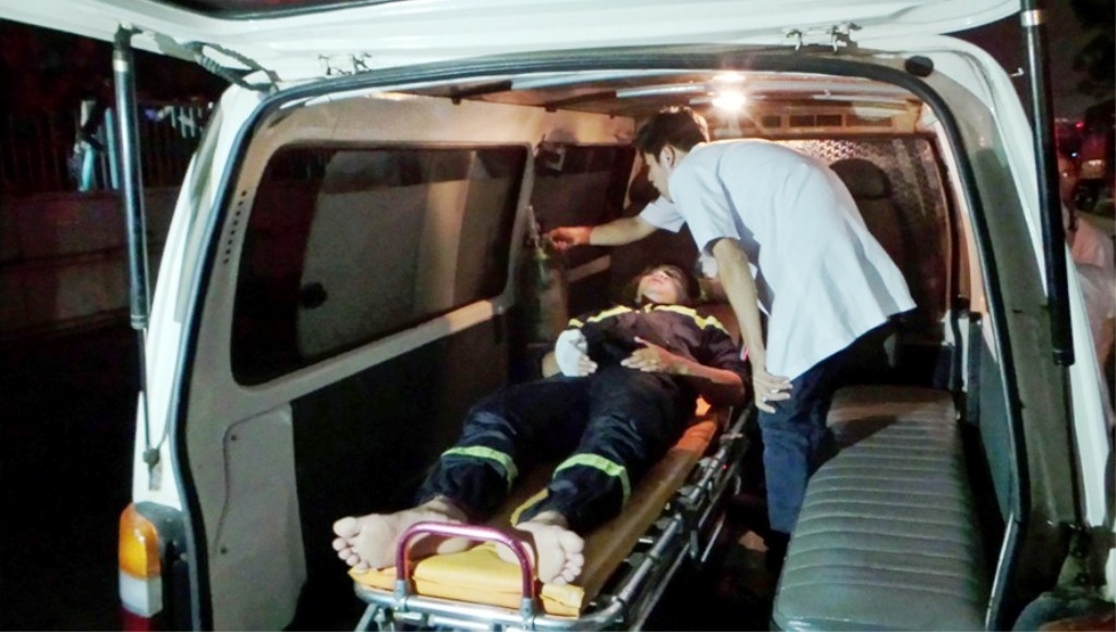 Trong nỗ lực tiếp cận và khống chế vụ hỏa hoạn nghiêm trọng này, đã có 15 chiến sĩ PCCC trong tổng số 200 được điều động đến hiện trường đã bị ngạt khí độc do vụ cháy phát ra hoặc bị bỏng do hóa chất văng trúng.