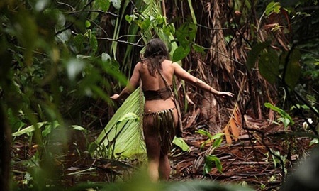 50 nam khoa than ra duong vi chung 'so mac quan ao' hinh anh