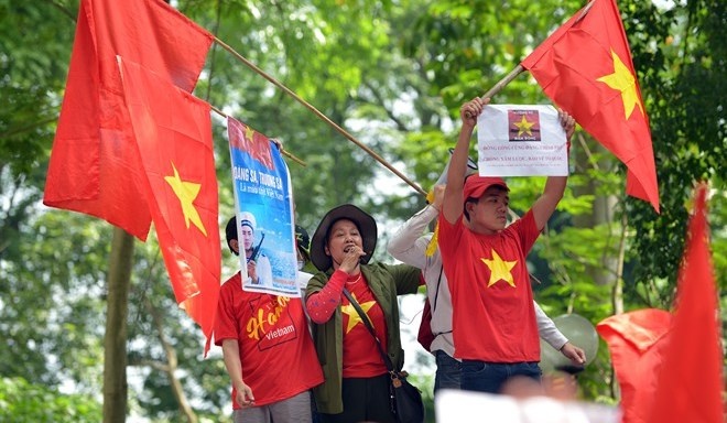 Nguoi dan Ha Noi, TP.HCM tuan hanh phan doi TQ hinh anh