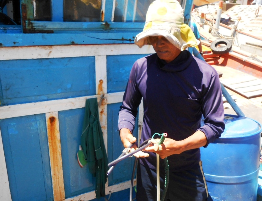 Ngu dan den trinh bao bi tau Hai canh Trung Quoc cuop pha hinh anh