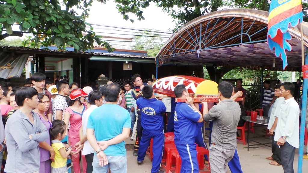 'Cau tac' ban chet nguoi o Sai Gon trang bi sung va ot bot hinh anh