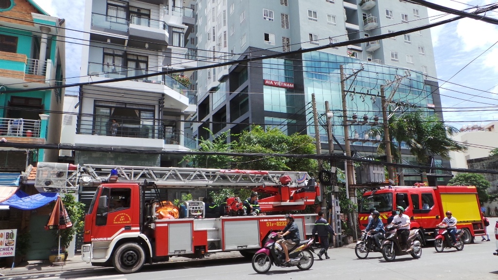 Vụ hỏa hoạn xảy ra lúc 10h15 ngày 23/6 tại một căn hộ trên tầng 22 của chung cư Copac, số 12 đường Tôn Đản, phường 13, quận 4, TP.HCM.