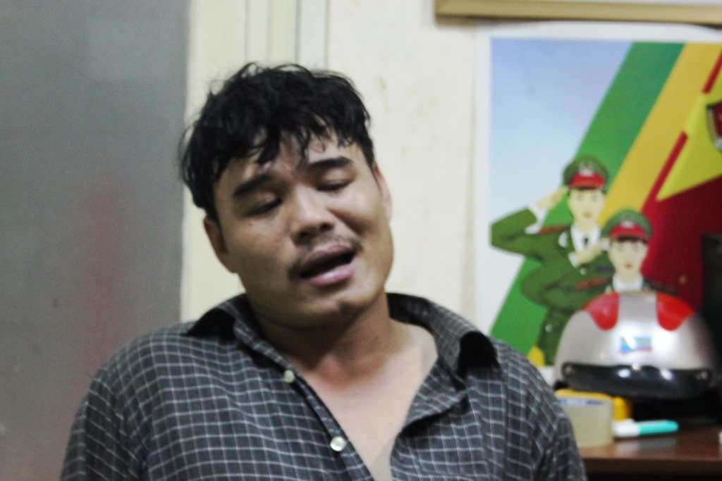 Bat ke giet nguoi luon mang theo sung ben minh hinh anh