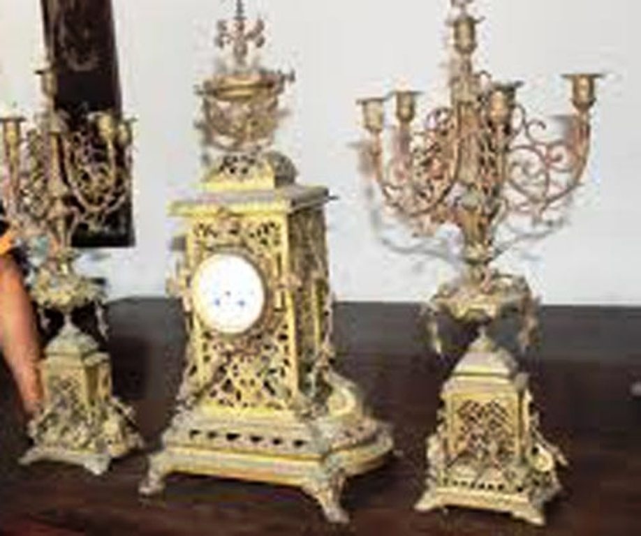 Có tiền nhiều người quay sang chơi đồ cổ.