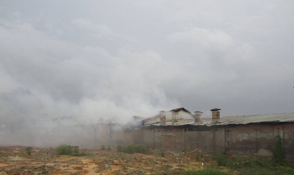 Vụ hỏa hoạn xảy ra lúc 15h chiều ngày 17/7 tại công ty TNHH Đại Thành chuyên sản xuất vật dụng gỗ trên quốc lộ 1A, phường Bình Thắng, thị xã Dĩ An, tỉnh Bình Dương.