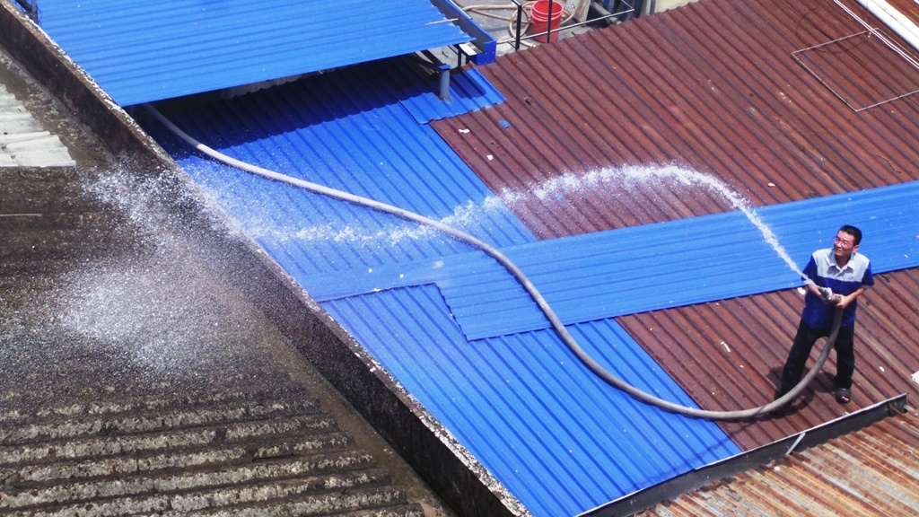 Chay kho hang sieu thi, ca doan duong bi phong toa hinh anh