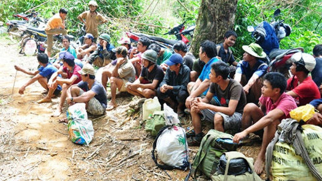 Bam rung xe nui tim vang vi loi don hinh anh