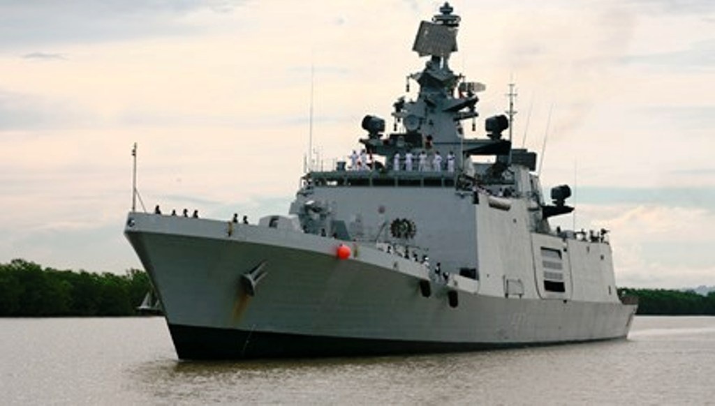 Chien ham hien dai nhat An Do tham Viet Nam hinh anh