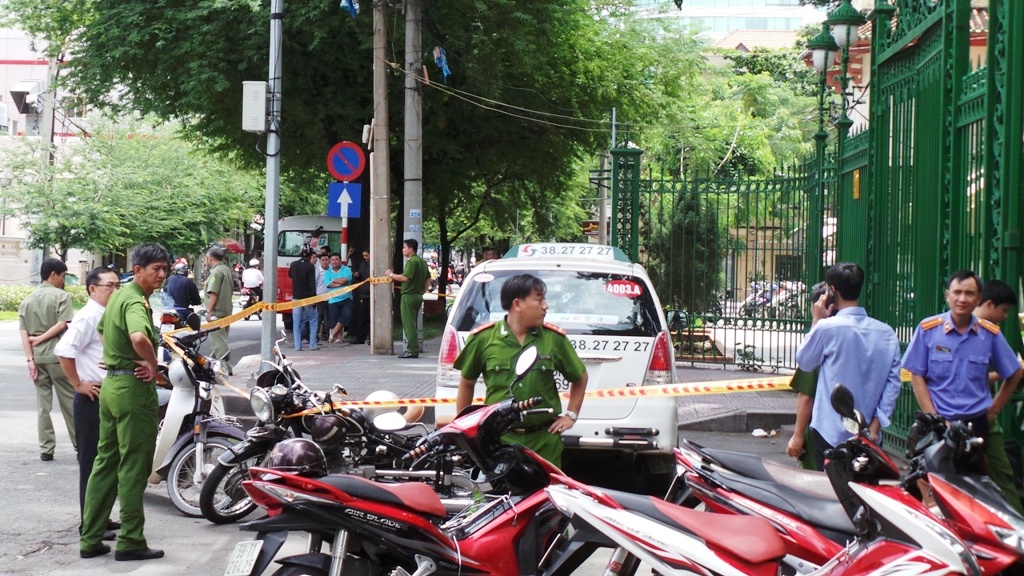 Hien truong tai xe taxi dam chet nguoi chay xe om o Sai Gon hinh anh