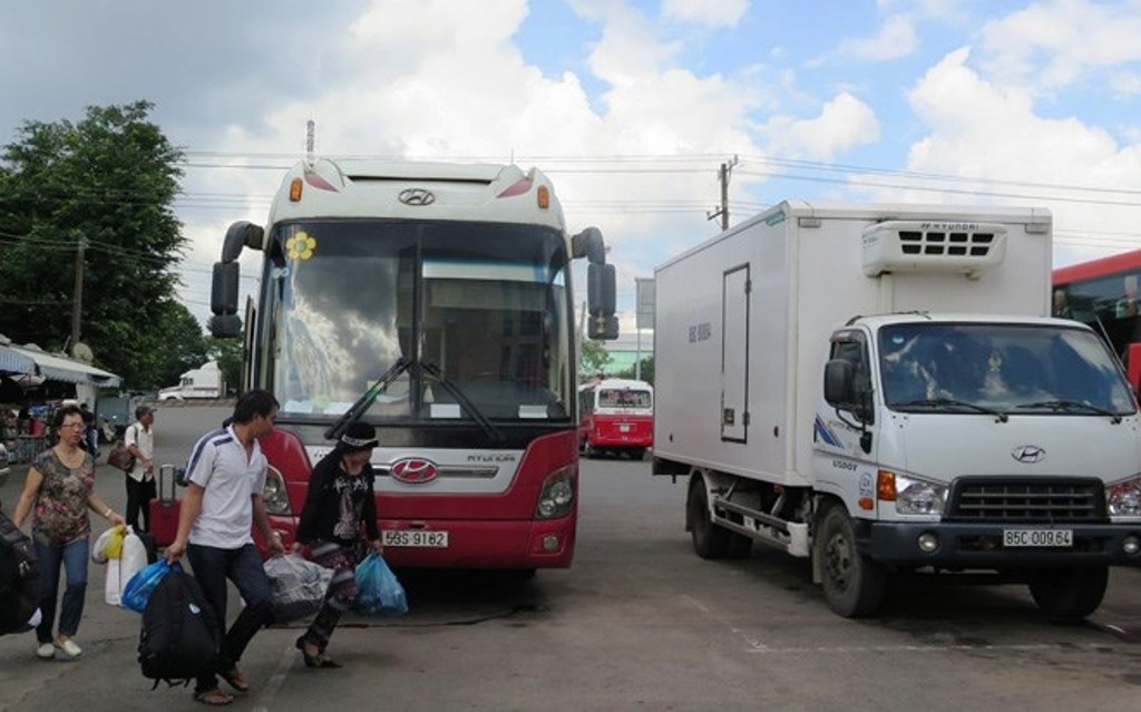 Theo chan thanh tra di bat xe khach Thanh Buoi hinh anh