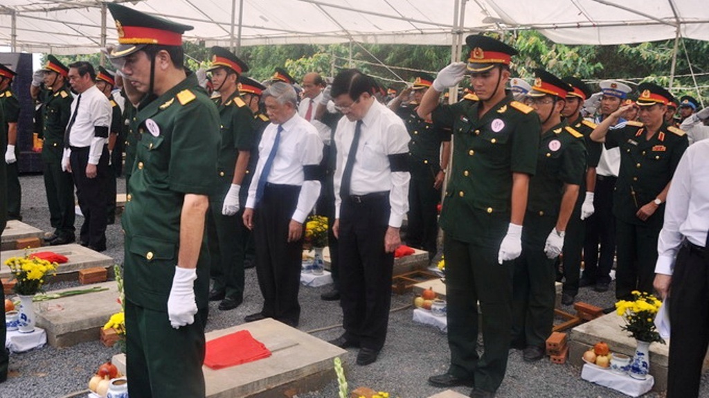 Truy dieu, an tang hon 100 liet si hi sinh tai Nhon Trach hinh anh