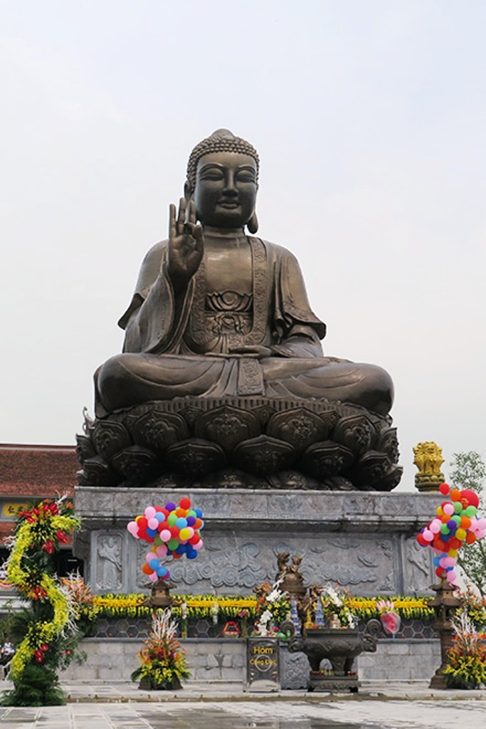 Tượng Phật có trọng lượng 150 tấn với giá trị thực gần <abbr class=