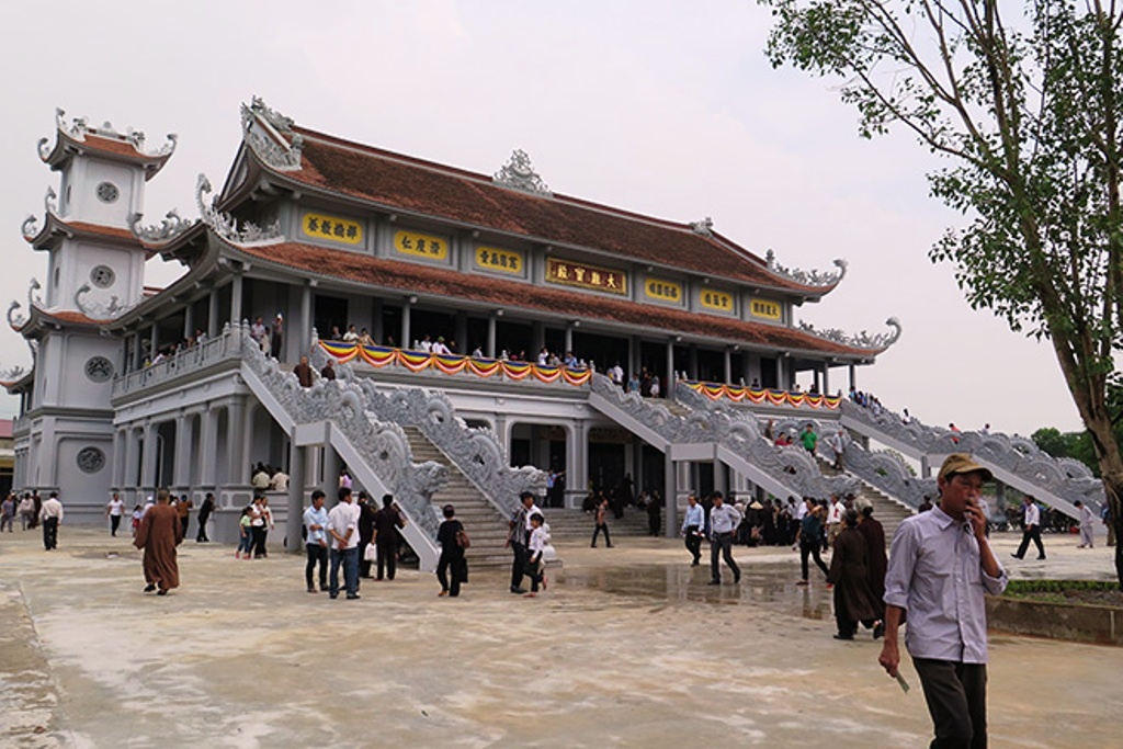 Toà đại bảo của Đại hùng Bảo điện Trúc Lâm Thiên Trường.