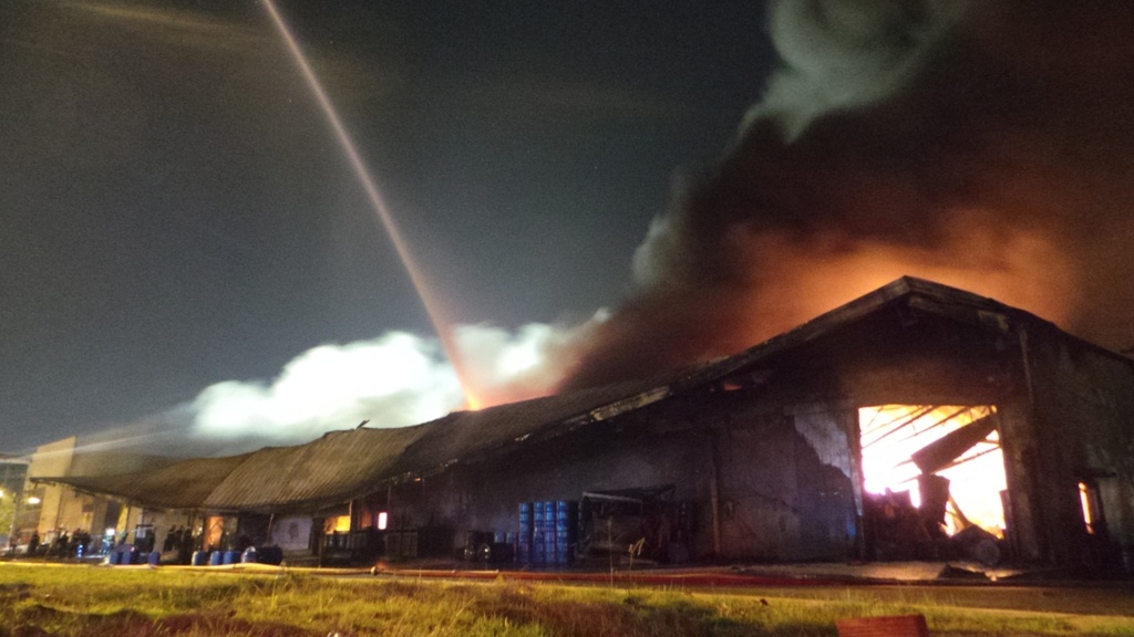 7.000 m2 nha xuong bi thieu rui sau 12 gio hoa hoan hinh anh