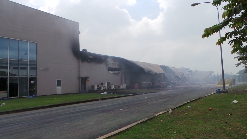 Bước đầu xác định, vụ hoả hoạn không gây thương vong về người nhưng kho xưởng rộng khoảng 7.000m vuông của công ty này đã bị thiêu rụi, mái nhà đổ sập. Toàn bộ diện tích nhà máy móc thiết bị và tất cả nguyên vật liệu, thành phẩm hiện có trong nhà xưỡng bị cháy hoàn toàn.