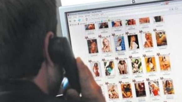 Tham nhap chon 'lau xanh' ngap tran tren Facebook hinh anh