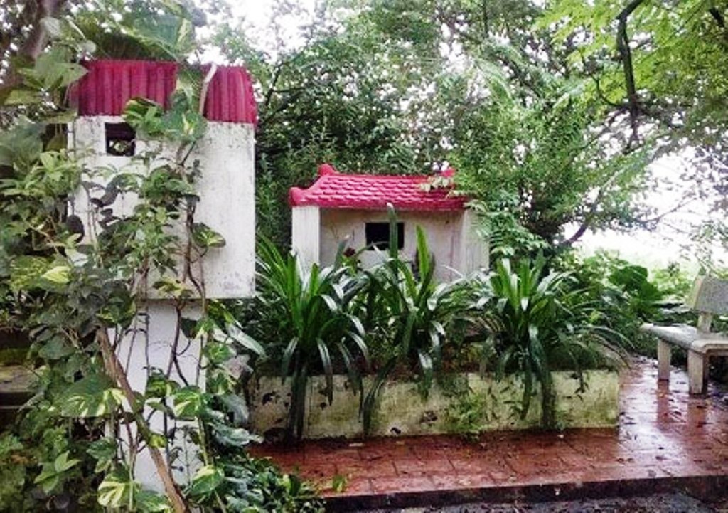 Bi an mieu tho hai co gai chet tre o bai song Hong hinh anh