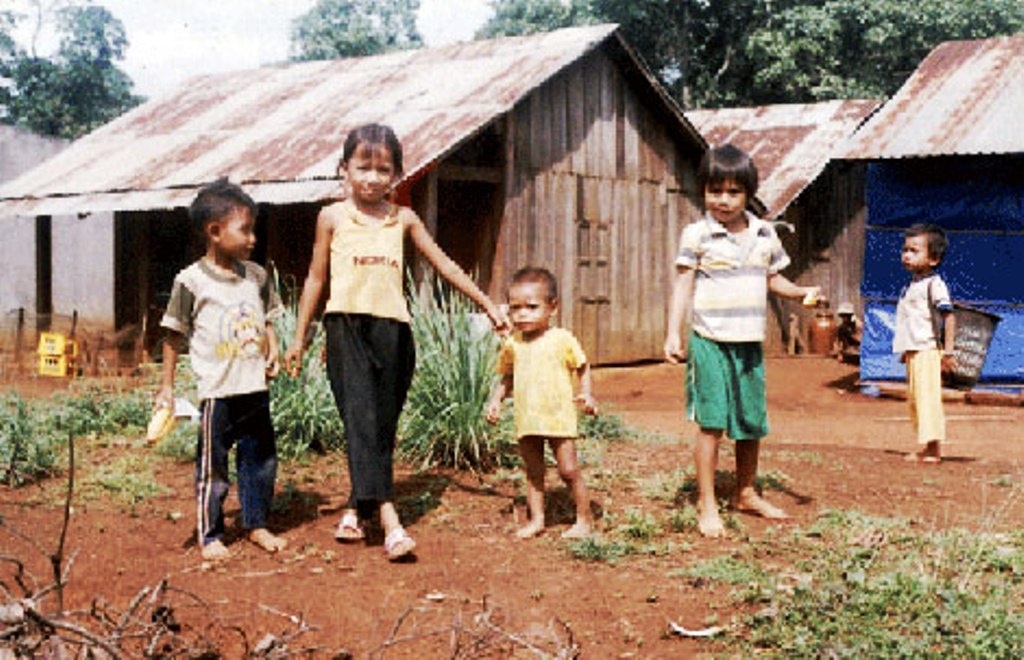 Noi niem nguoi dan o xom 'Viet kieu' hinh anh