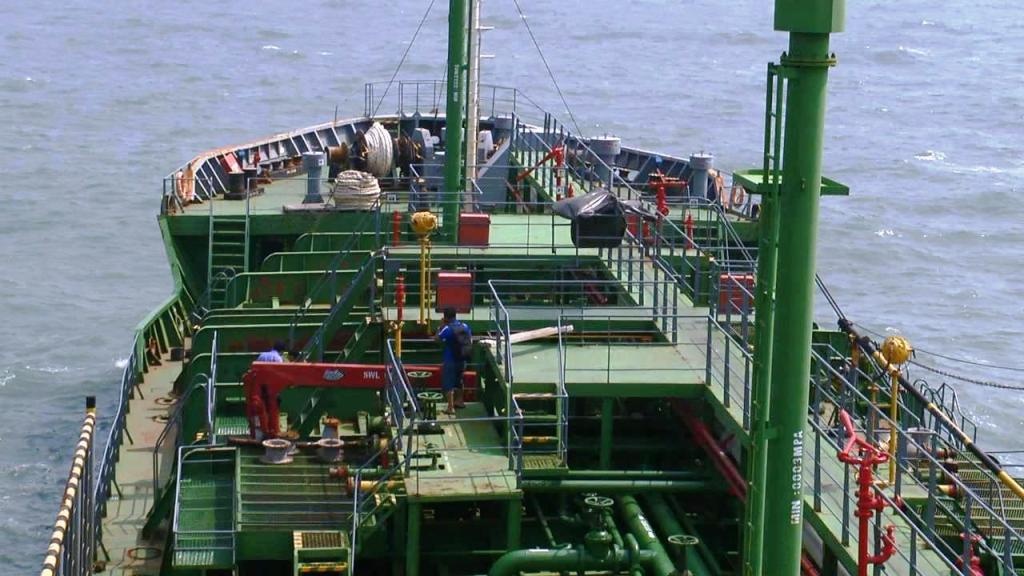 6 ngay doi mat bon cuop bien co sung tren tau Sunrise hinh anh