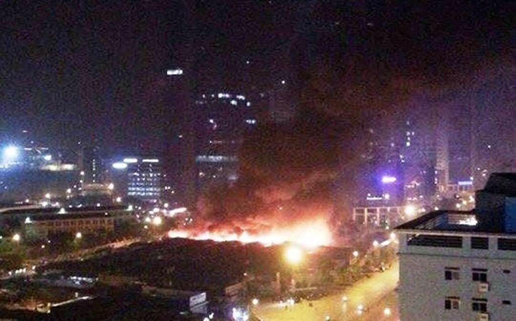 Toan canh vu chay garage chua xe sang sat Keangnam hinh anh