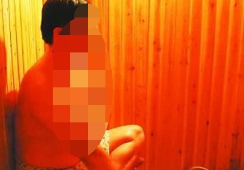 Nam thanh nien tu vong trong phong xong hoi hinh anh