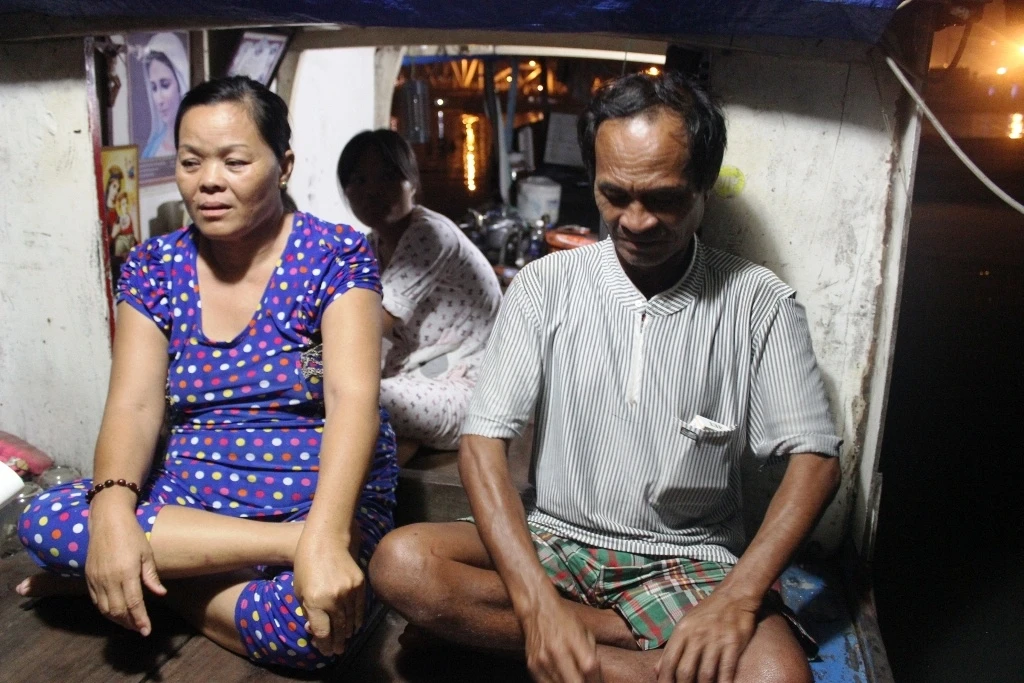 Vợ chồng ông Ba Chúc kể chuyện cứu người đêm 23/10.