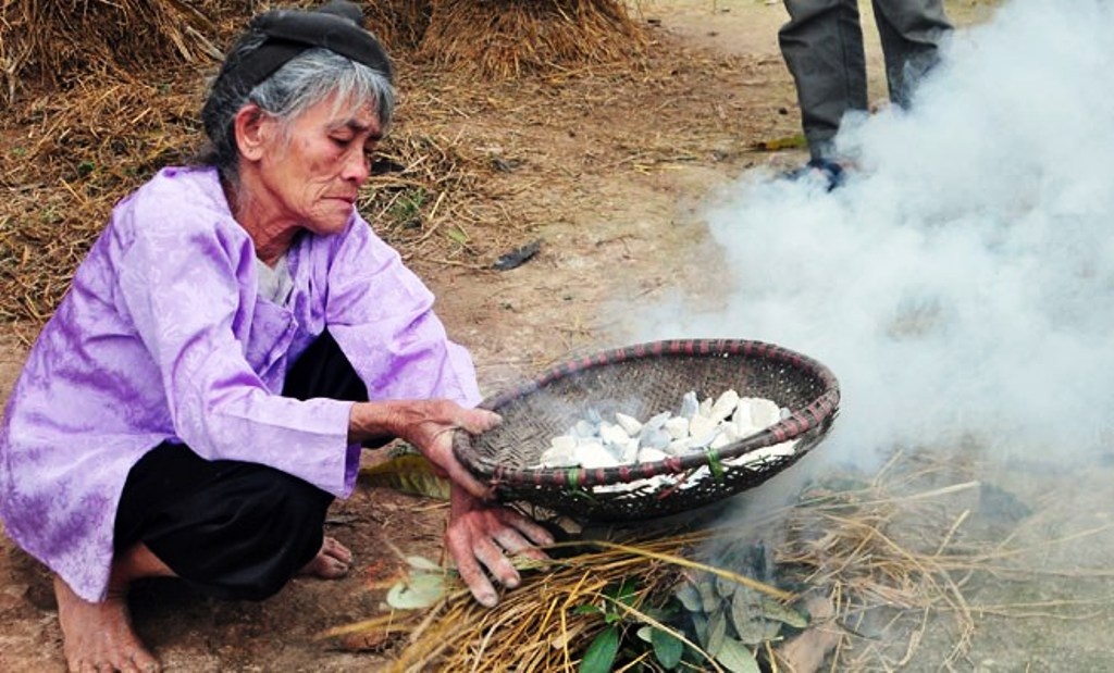 Nhung nguoi an dat cuoi cung o ngoi lang 'chuyen la VN' hinh anh