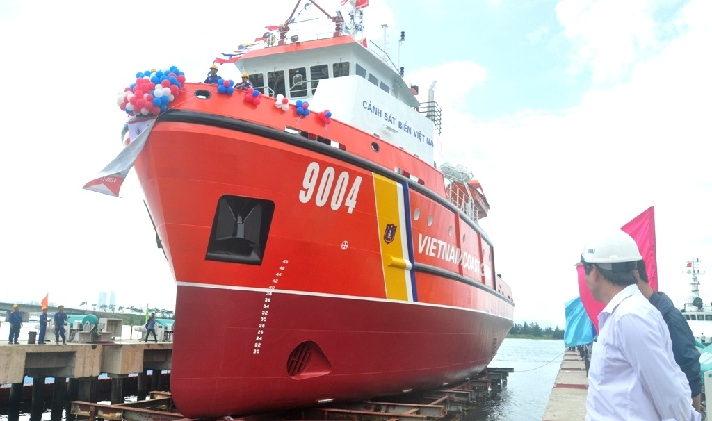 Tàu cảnh sát biển đa năng 9004 là dạng tàu có thiết kế tiên tiến, hiện đại đáp ứng đầy đủ các tiêu chuẩn quốc tế, có nhiệm vụ tuần tra bảo vệ chủ quyền biển đảo, thực thi pháp luật trên các vùng biển và thềm lục địa Việt Nam. 