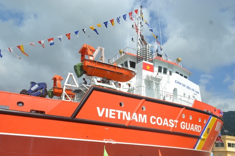 Tau cuu ho hien dai nhat cua Canh sat bien Viet Nam hinh anh