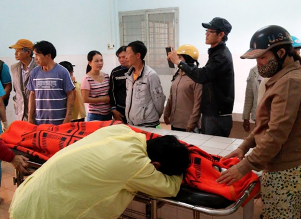 Sinh mo xong con song khoe me chet hinh anh