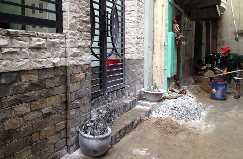 Khu vực ông H tưới xăng tự thiêu.