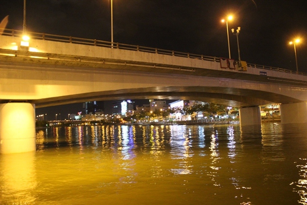 Thi thể cụ Hải trôi từ cầu Calmette về chân cầu Ông Lãnh.