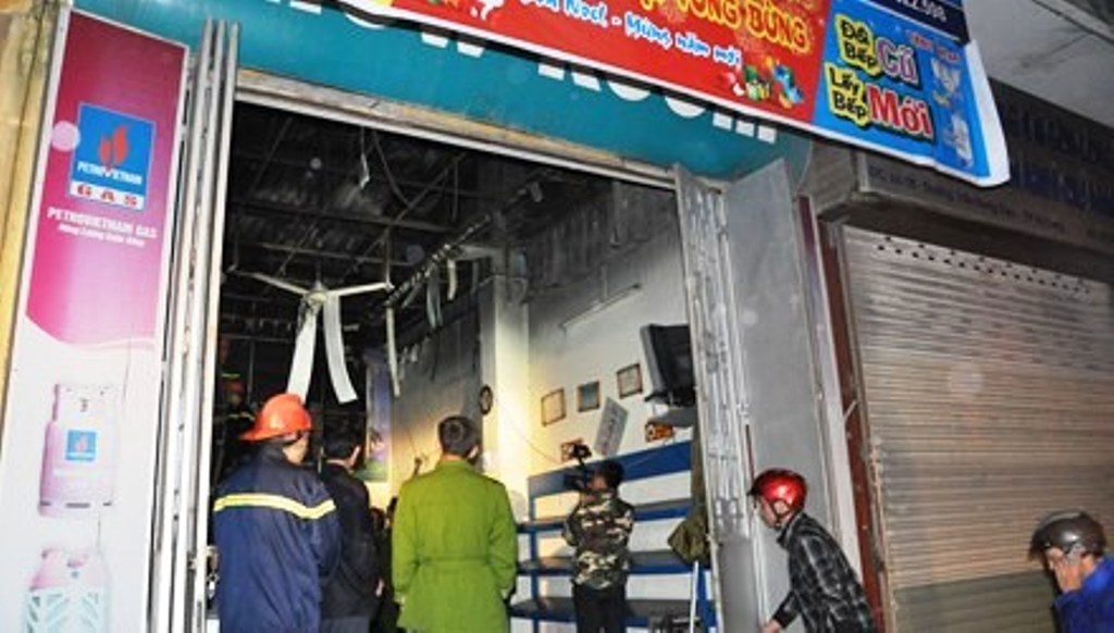 No lon tai cua hang gas giua trung tam TP.Ha Long hinh anh