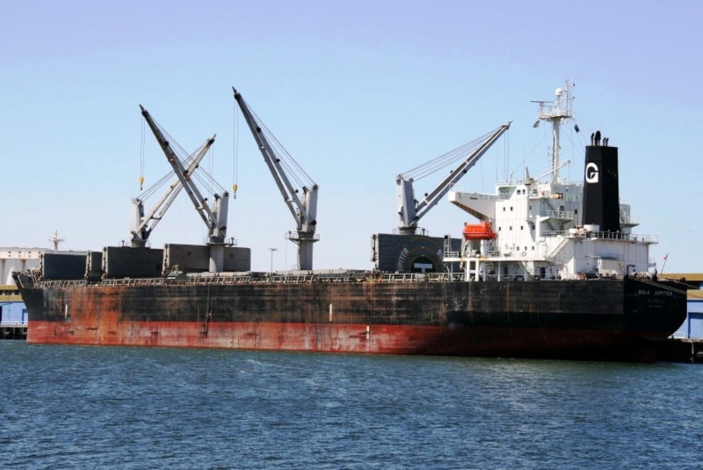 Tau cho 46.000 tan quang mat tich cung 19 thuyen vien hinh anh