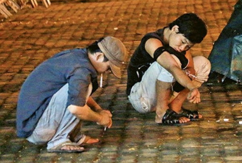 Lo qua tai tiep nhan nguoi nghien hinh anh