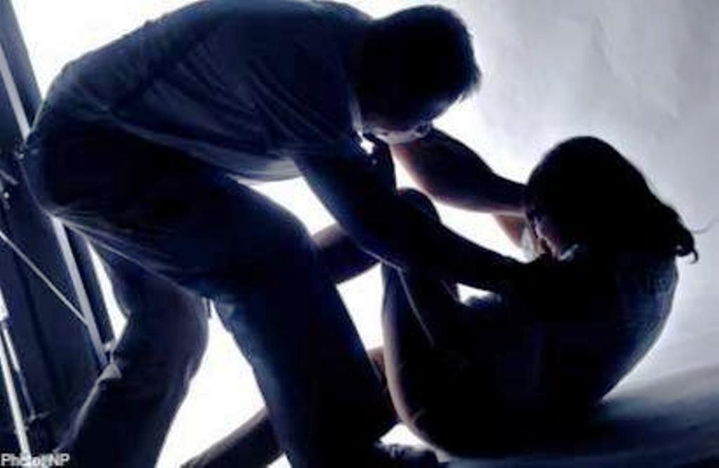 Suyt mat doi con gai vi di nho xe ban hinh anh