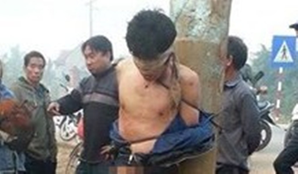 Thanh nien trom ga bi lot tran, te nuoc giua troi lanh hinh anh