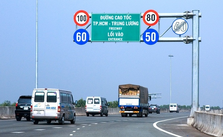 TP HCM di My Thuan chi mat khoang mot gio hinh anh