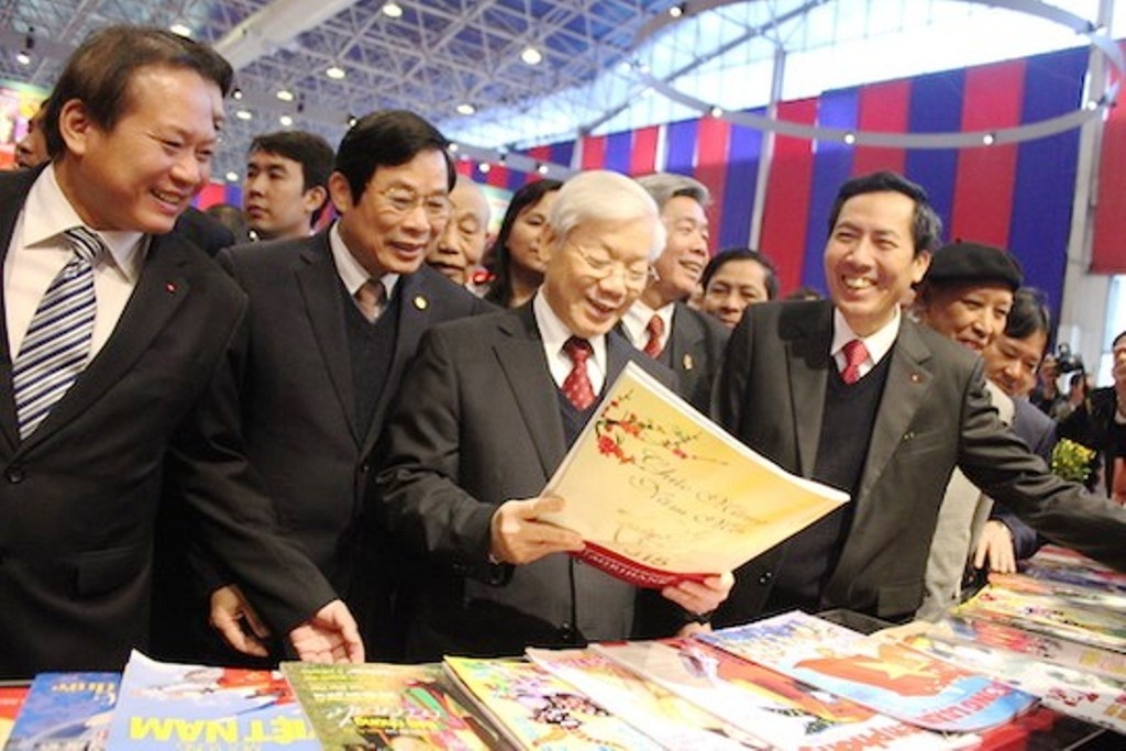 Tong Bi thu danh trong khai mac Hoi bao Xuan At Mui 2015 hinh anh