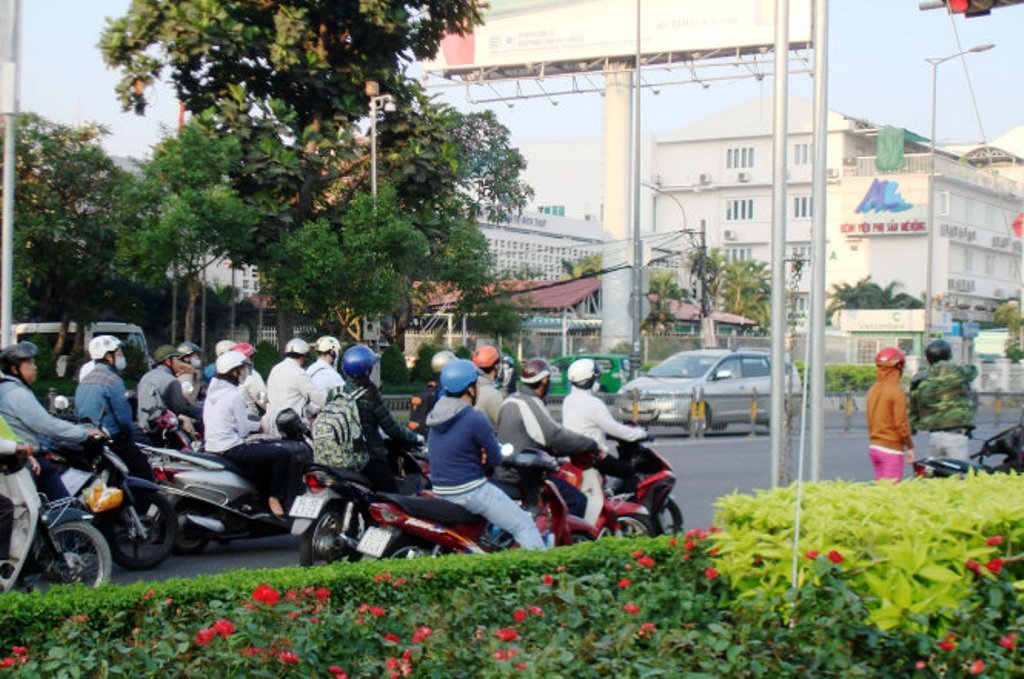 Hai ngay cuoi tuan Sai Gon tro lanh hinh anh