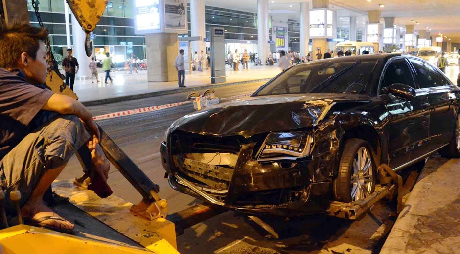 Hien truong xe Audi don Ho Ngoc Ha 'dai nao' san bay hinh anh