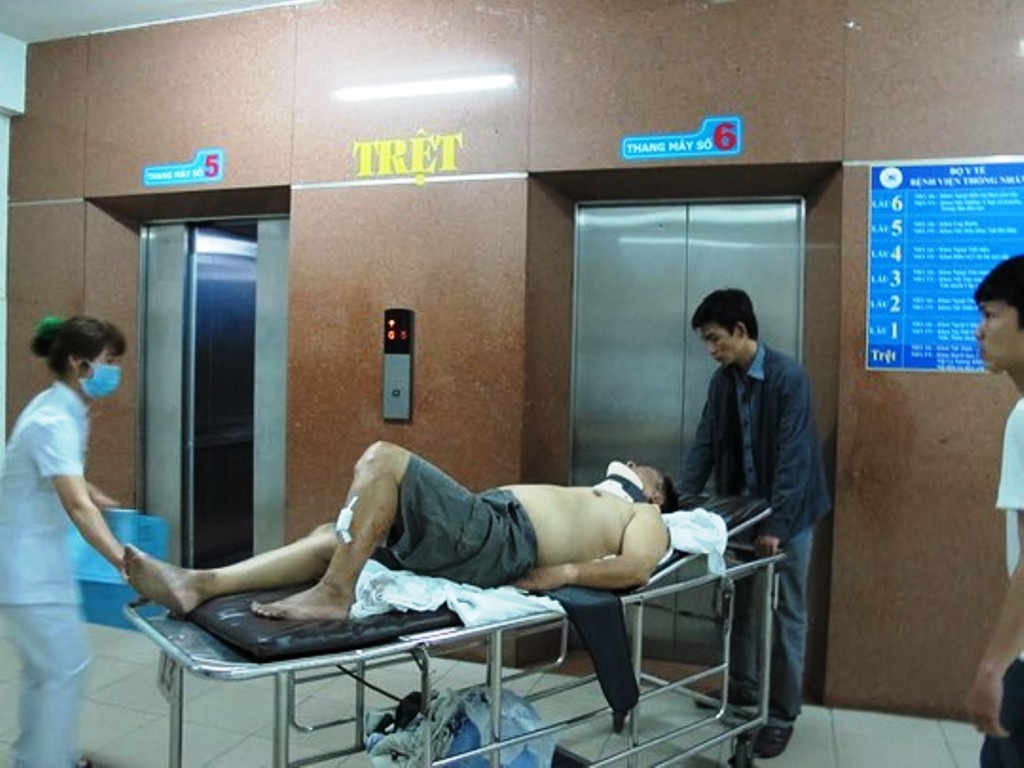 Nạn nhân được cấp cứu tại Bệnh viện Thống Nhất TP HCM.