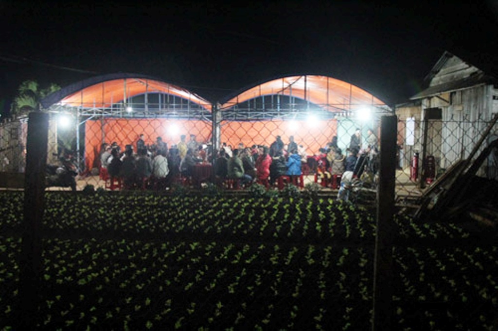 Dam cha 2 nhat tu vong de cuu me hinh anh