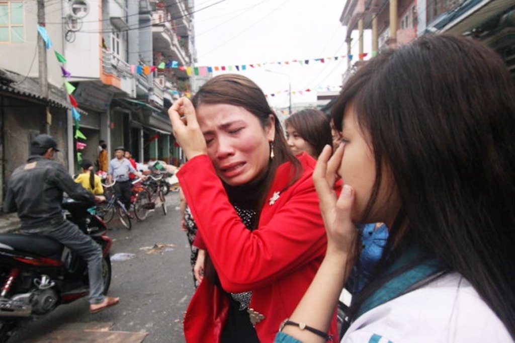 Chay cho Kinh Mon, nhieu gian hang bi thieu rui hinh anh