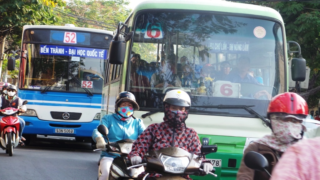 TP HCM thu hoi 100 ty dong tro gia xe buyt hinh anh